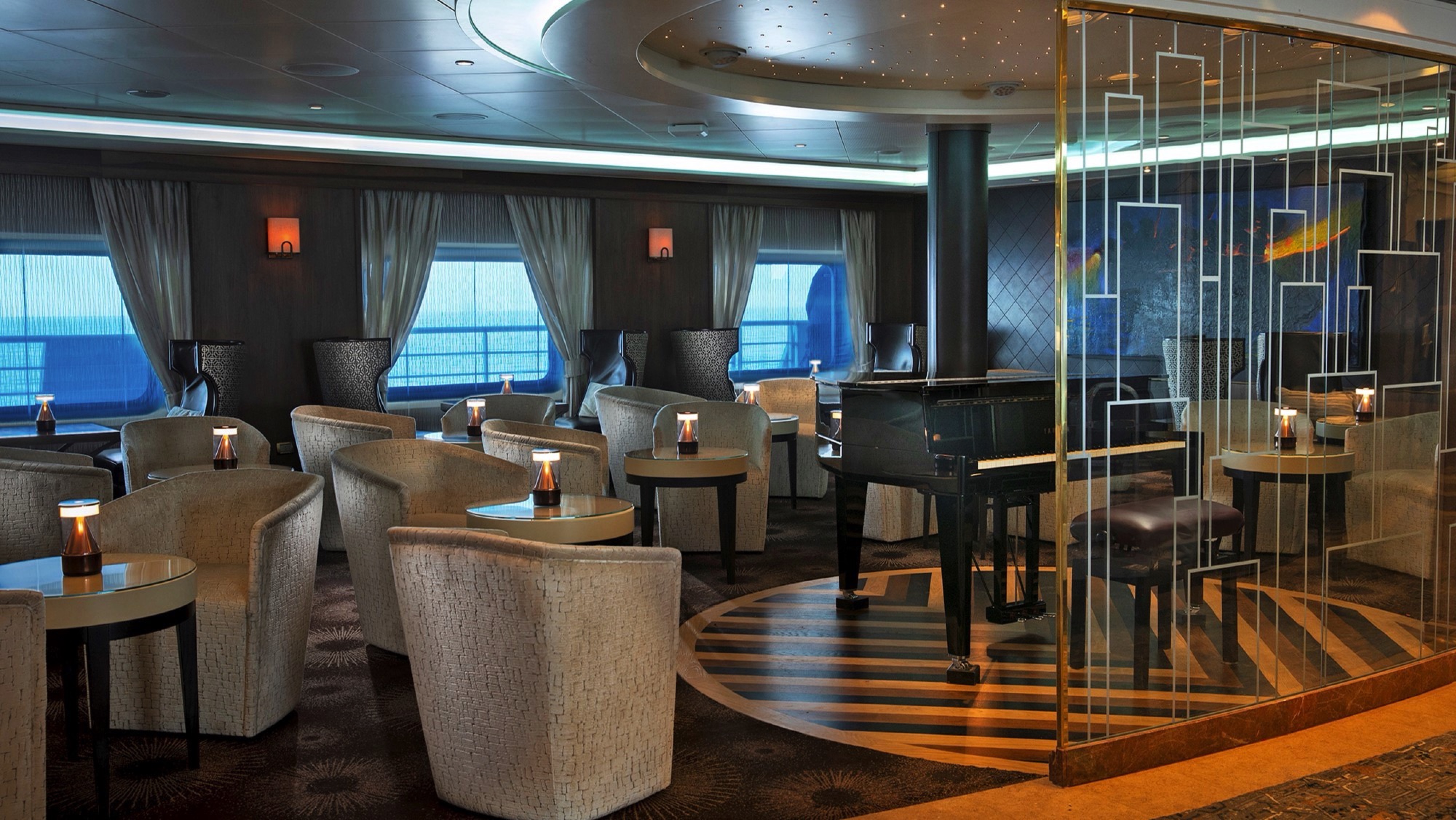 Seven Seas Navigator - Navigator Lounge